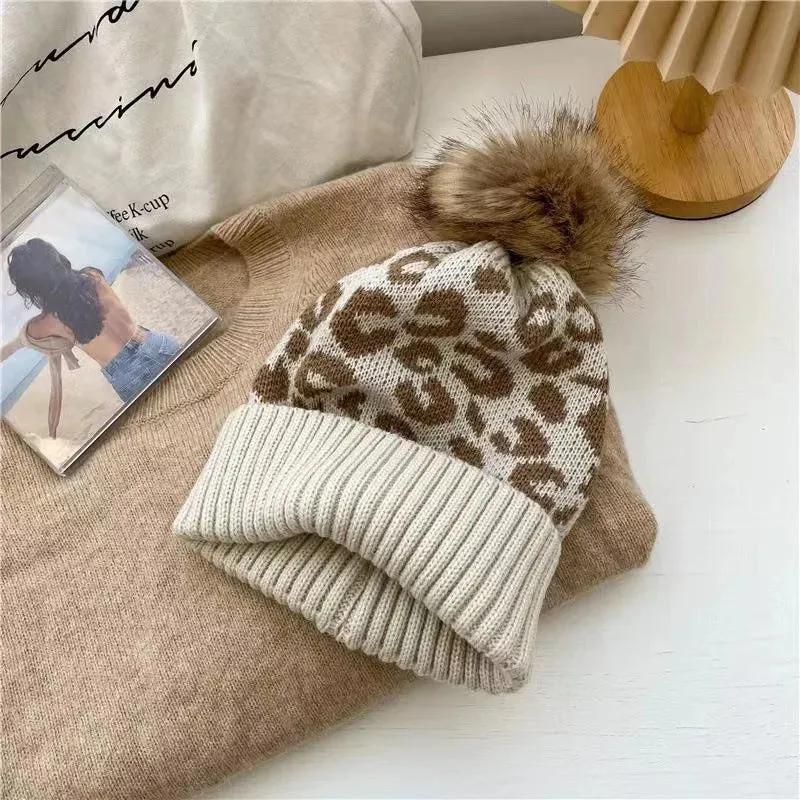 Bonnet Femme Lopard avec Pompon Douillet  Cheelyah