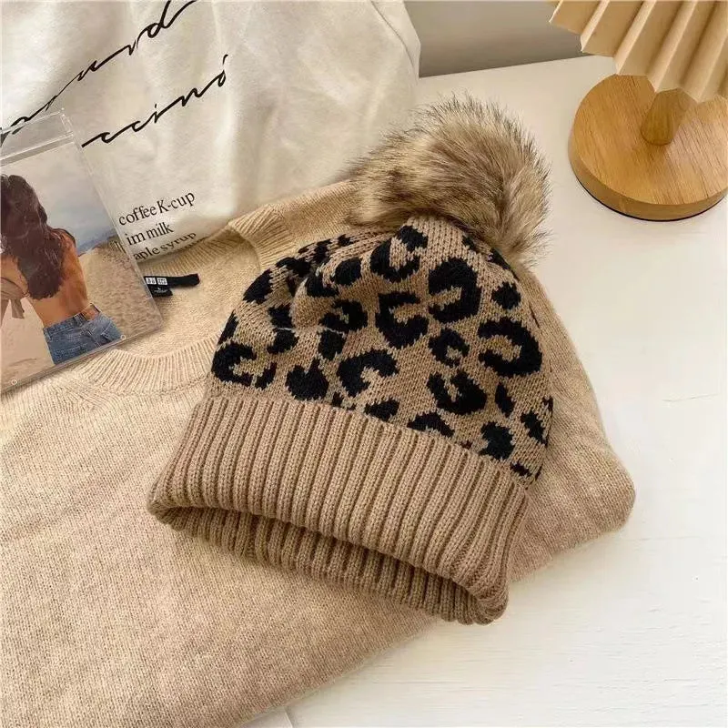 Bonnet Femme Lopard avec Pompon Douillet  Cheelyah