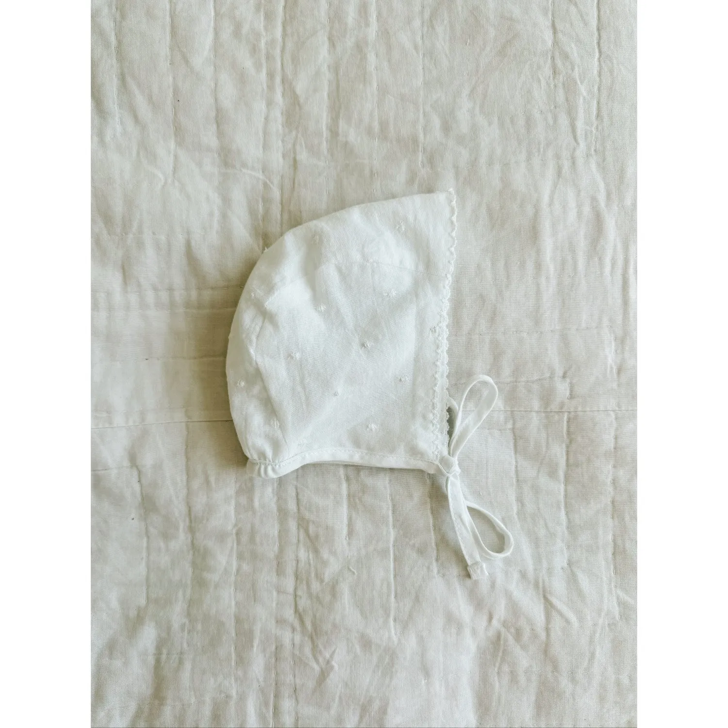 Lalaby Linn Bonnet - White Dot