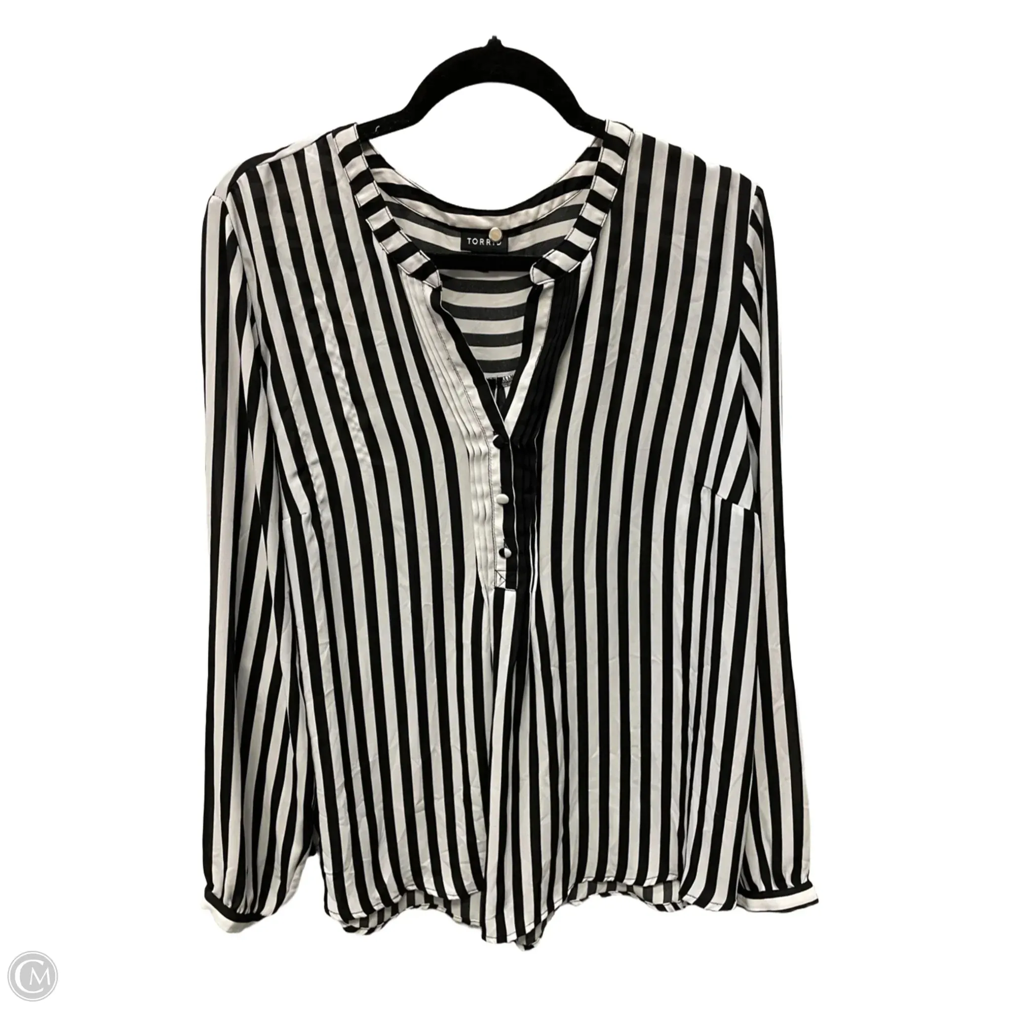 Top Long Sleeve By Torrid In Black & White, Size: 1x