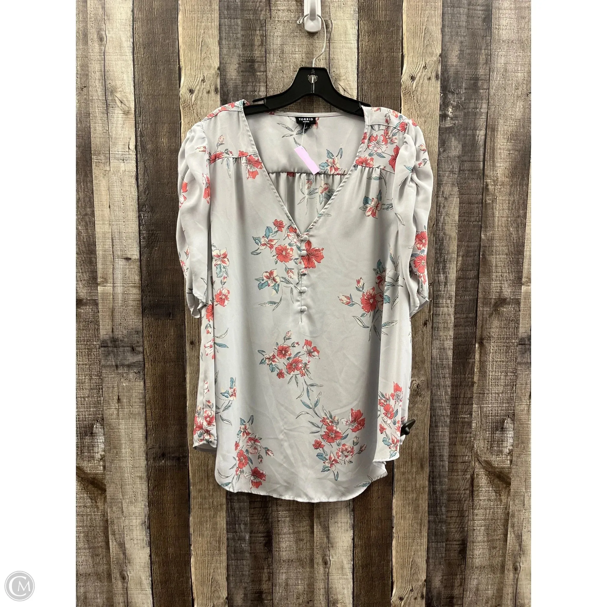 Top Short Sleeve By Torrid In Grey, Size: 2x